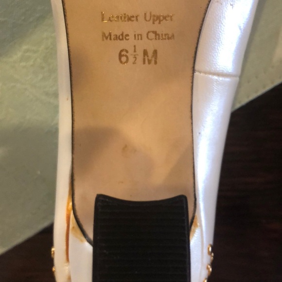 👗3 for $25 SALE Ivory Leather Shoes - Picture 4 of 8